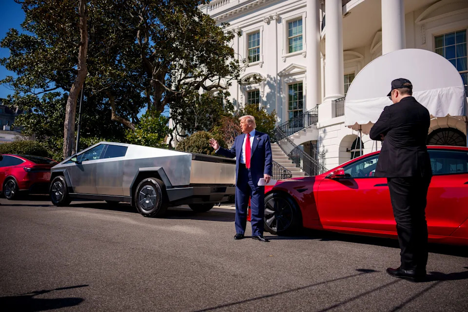 The White House's promotion of Tesla's stock is an ethics nightmare — and it's not even working