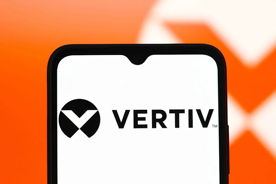 Vertiv Stock Tumbles as Barclays Analysts Cut Price Target