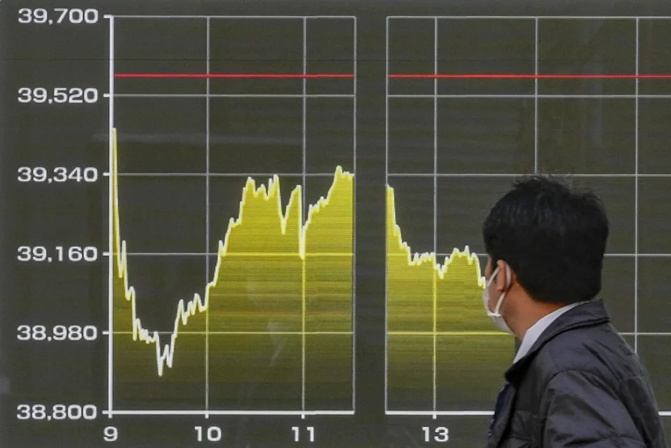 Auto Stocks Fall After Trump Pledge to Impose 25% Tariffs on Imported Vehicles