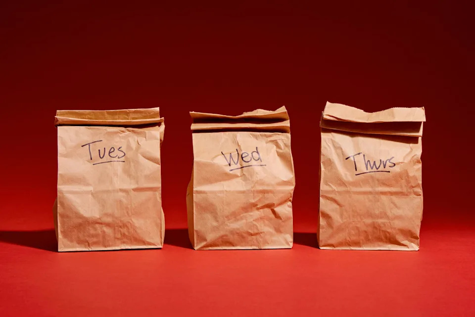 More People Are Bringing Lunch to Work. That’s a Bad Economic Indicator.