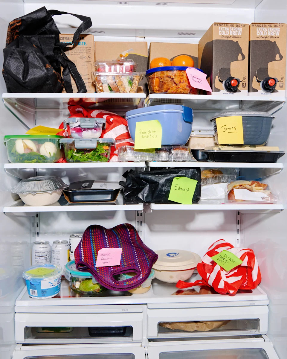 More People Are Bringing Lunch to Work. That’s a Bad Economic Indicator.