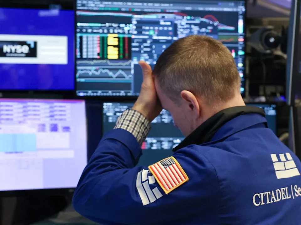 2 things could stop the stock market's free fall. Neither of them looks likely.
