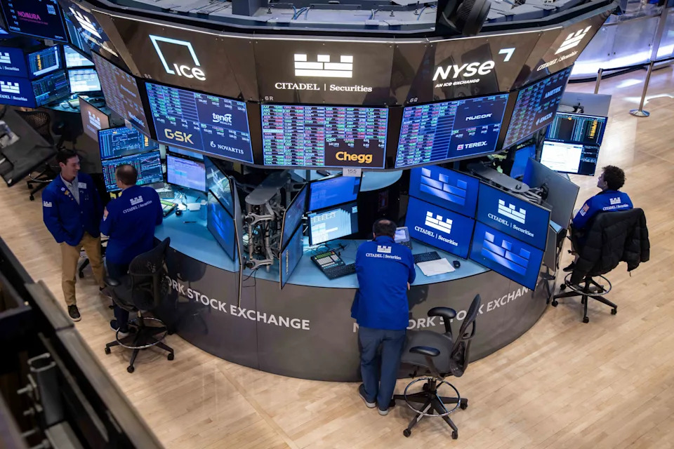 Global Stocks Fall as China Warns Trading Partners
