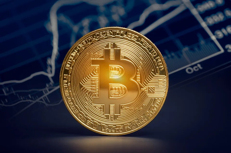 Better Buy: Bitcoin vs. Gold