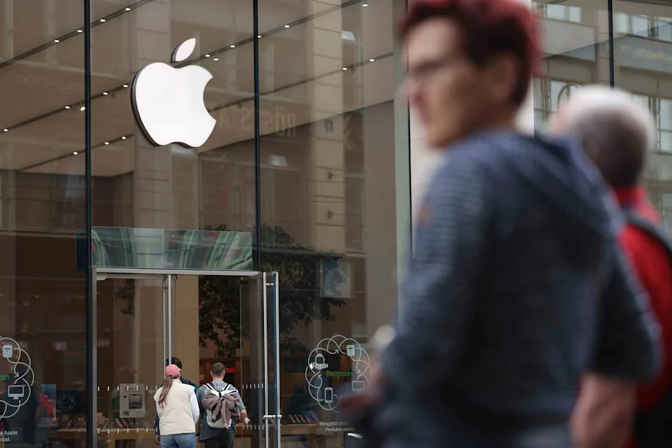 An Apple Bull Trimmed Its Price Target on the Stock Today. Here's Why.