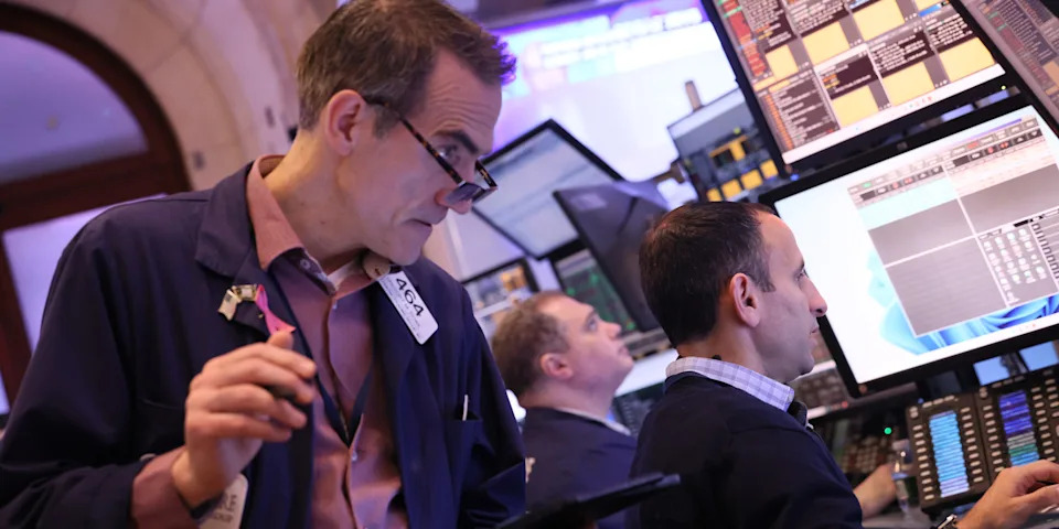 3 market signals that could be setting the stage for another correction
