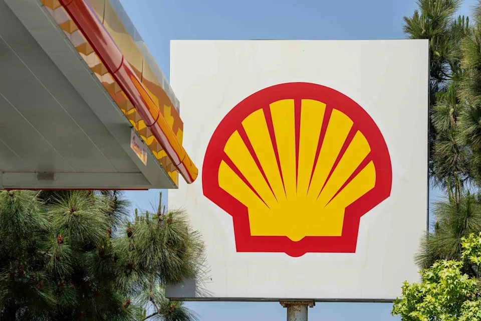Shell Stock Climbs on Strong Earnings, $3.5B Buyback Boost